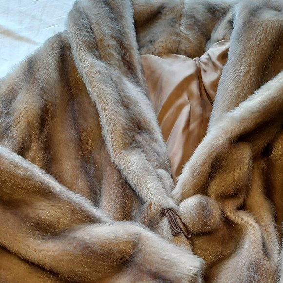 Faux Fur Jacket Size M - Picture 8 of 8